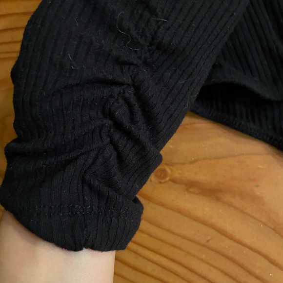 2/$10 Quarter length ribbed bodysuit - Picture 4 of 4